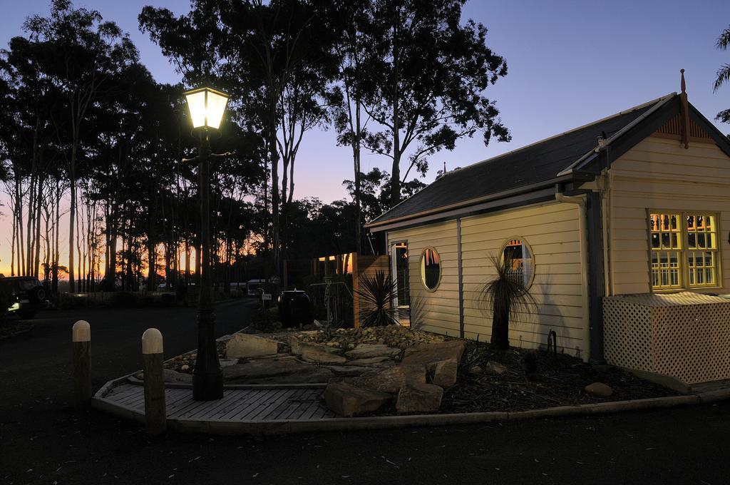 לייקס אינטרנס Waverley House Cottages מראה חיצוני תמונה