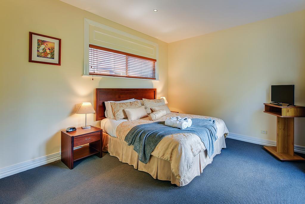 לייקס אינטרנס Waverley House Cottages מראה חיצוני תמונה