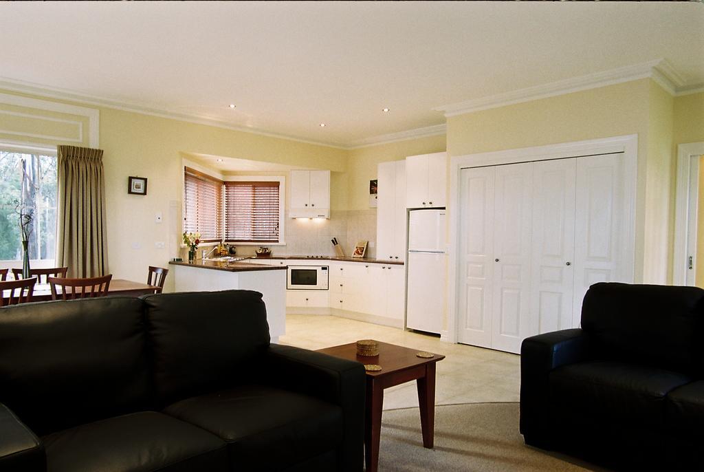 לייקס אינטרנס Waverley House Cottages מראה חיצוני תמונה