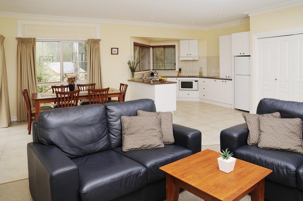לייקס אינטרנס Waverley House Cottages מראה חיצוני תמונה